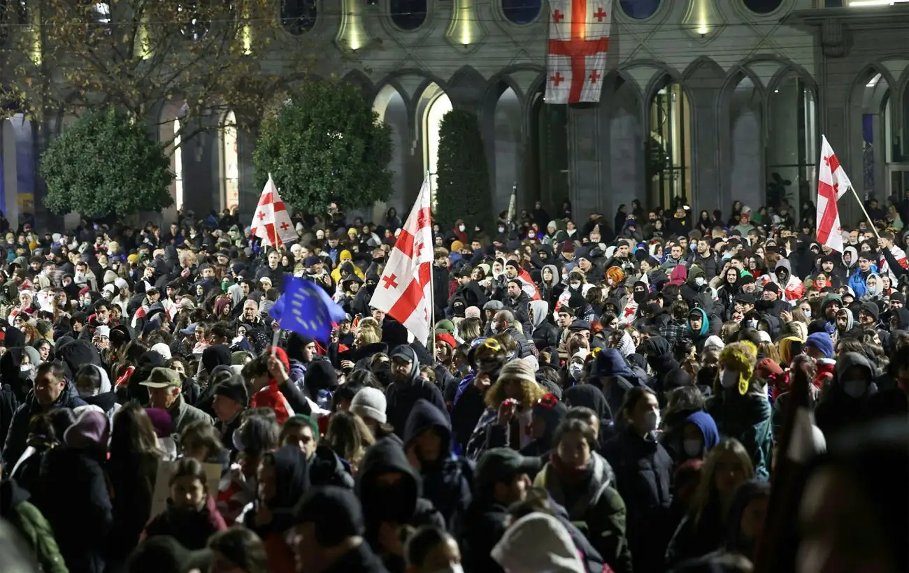 У Грузії люди знову вийшли на протести після невеликої паузи