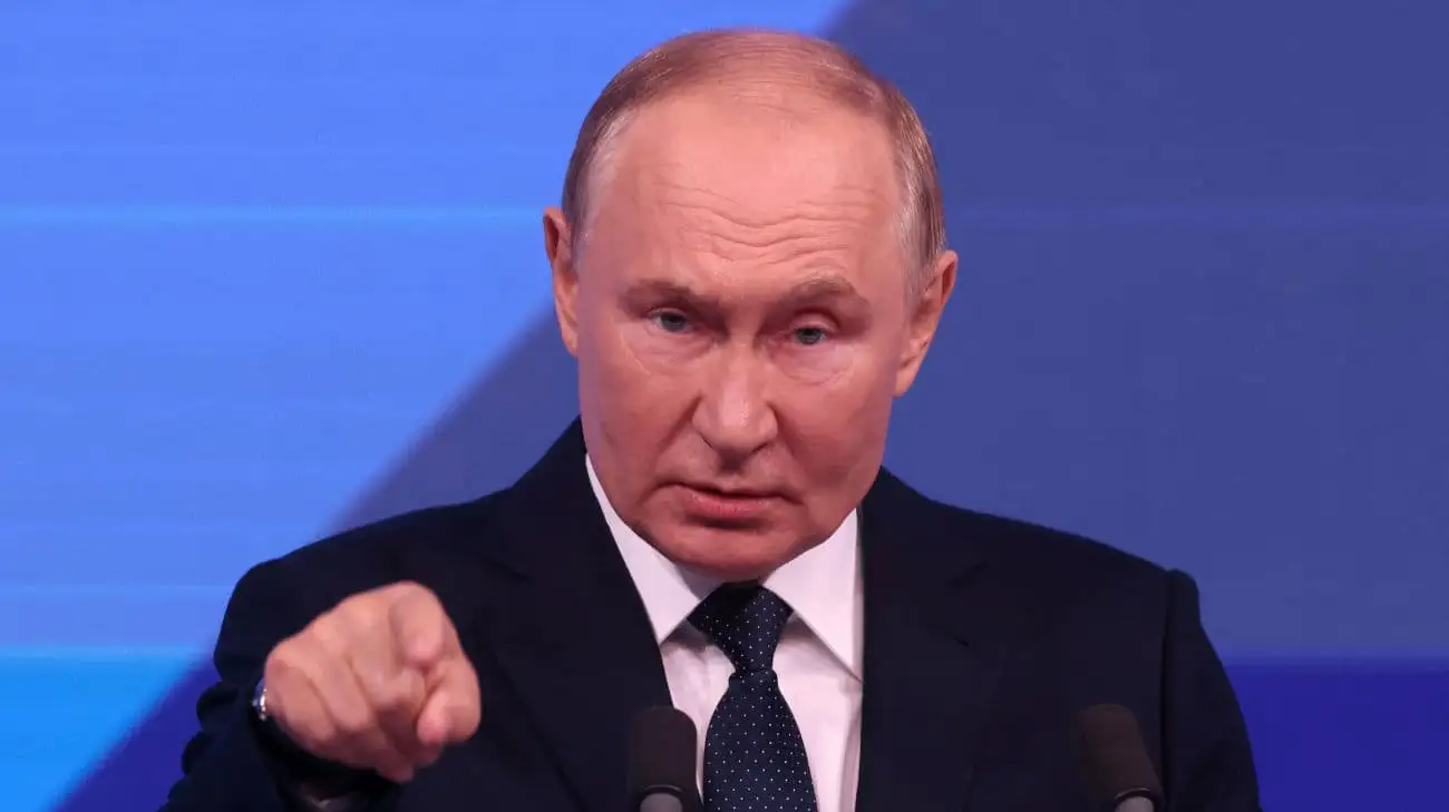 Putin threatens Ukraine with "even greater destruction" after attack on Kazan