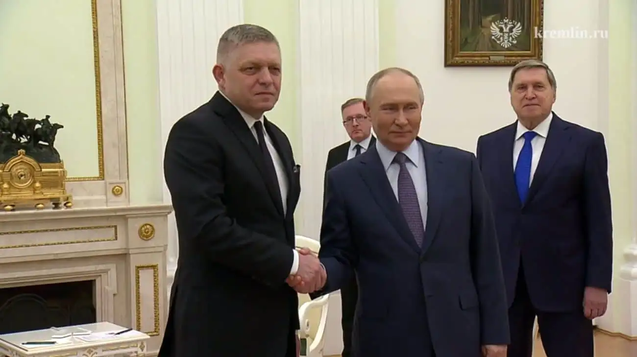 Slovak PM arrives in Kremlin for talks with Putin – video