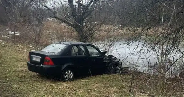 В Черниговской области со дна реки подняли автомобиль