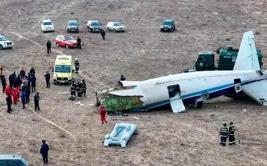 Azerbaijan Airlines plane en route to Grozny crashes in Kazakhstan. It could have been hit by Russian air defense. VIDEO+PHOTOS