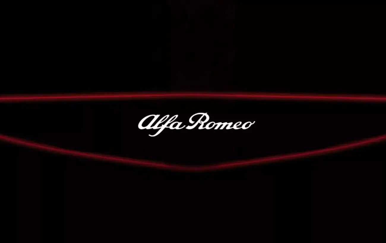 Alfa Romeo показала таинственный кроссовер в праздничном видео