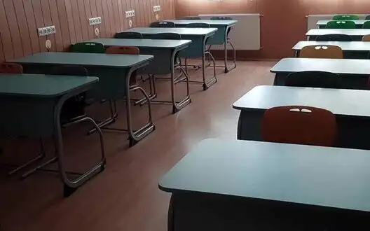 "’You should be sent to front, maybe you will die faster. Bl#thering, m#rons": in Lviv, physics teacher scolded students, was suspended. VIDEO