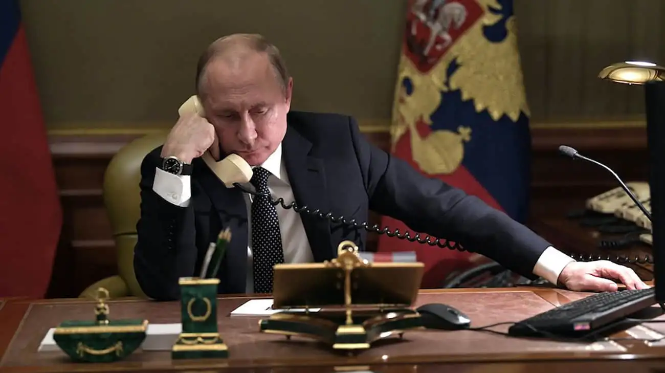 Russia bans phone calls via internet to combat "Ukrainian fraudsters