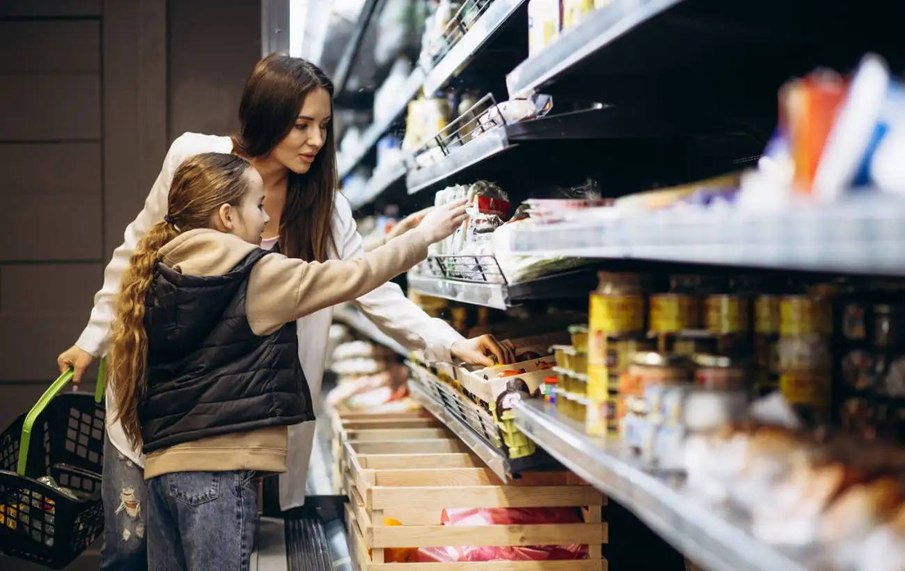 Виникає бажання "з'їсти ще": дієтолог назвала продукти, в які додають підсилювач смаку