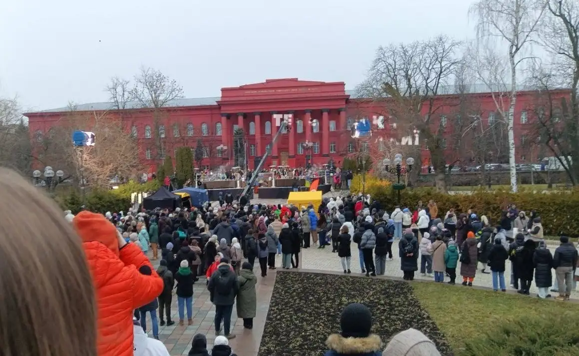 Прямо возле университета: в Киеве проходят съемки первого выпуска нового сезона "МастерШеф"