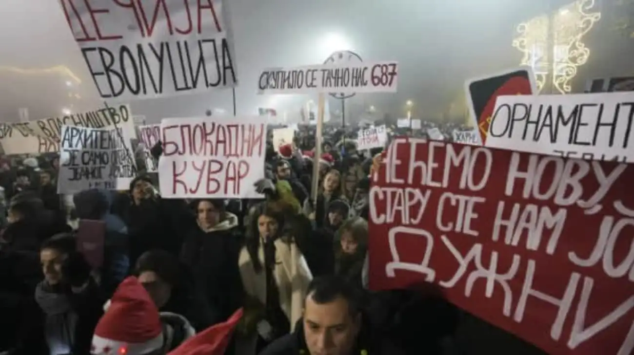 В новогоднюю ночь в Сербии студенты вышли на акцию протеста против действующей власти