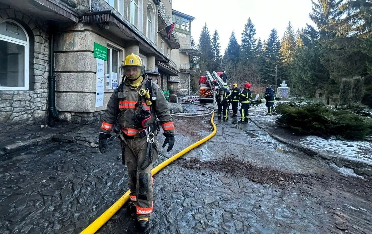 У санаторії на Прикарпатті спалахнула пожежа: евакуювали понад 100 осіб