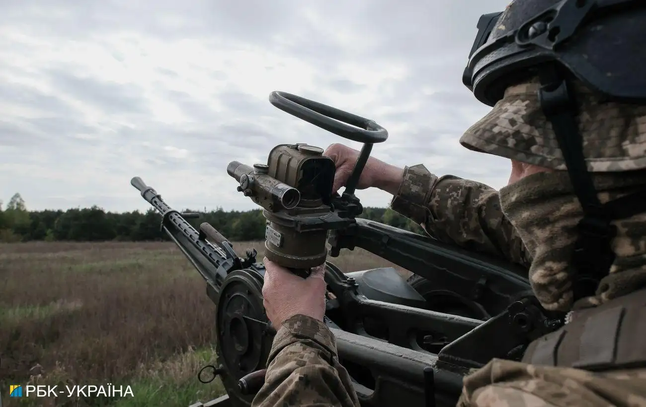 Атака Росії по Україні в новорічну ніч: кадри збиття дронів (відео)