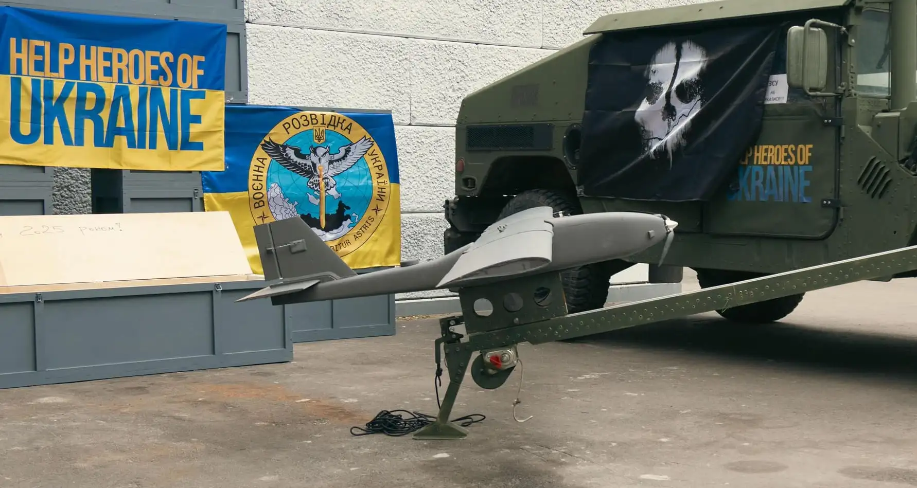 Benefactors presented the unique Hazard drone and HMMWV vehicle to the DIU