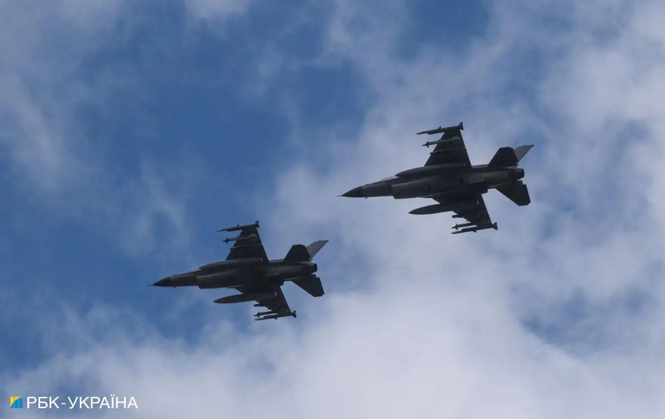 Підготовку пілотів на F-16 було скорочено: Міноборони розповіло, як цього вдалось досягти