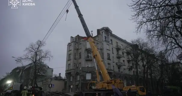 Атака на Печерский район Киева: спасатели продолжают ликвидировать последствия