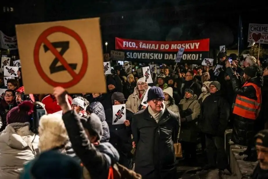 "Fico, go to Moscow!". Slovaks protest against the Prime Minister's pro-Russian policies