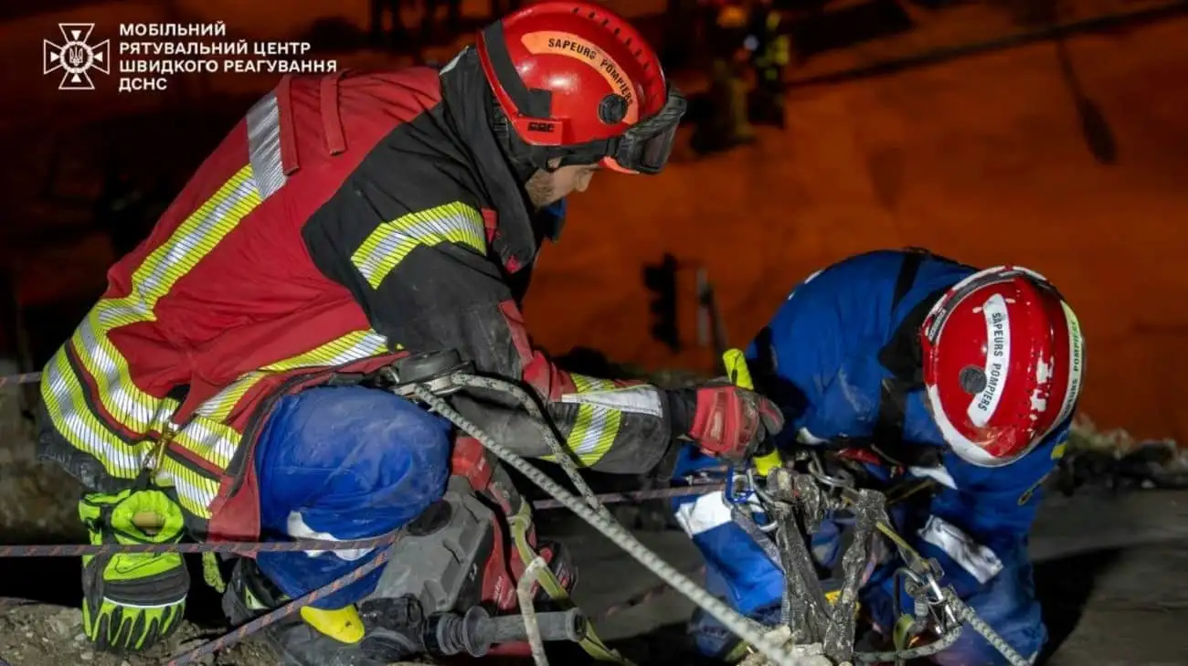 Атака на Київ 1 січня: рятувальники завершили розбір завалів на Печерську