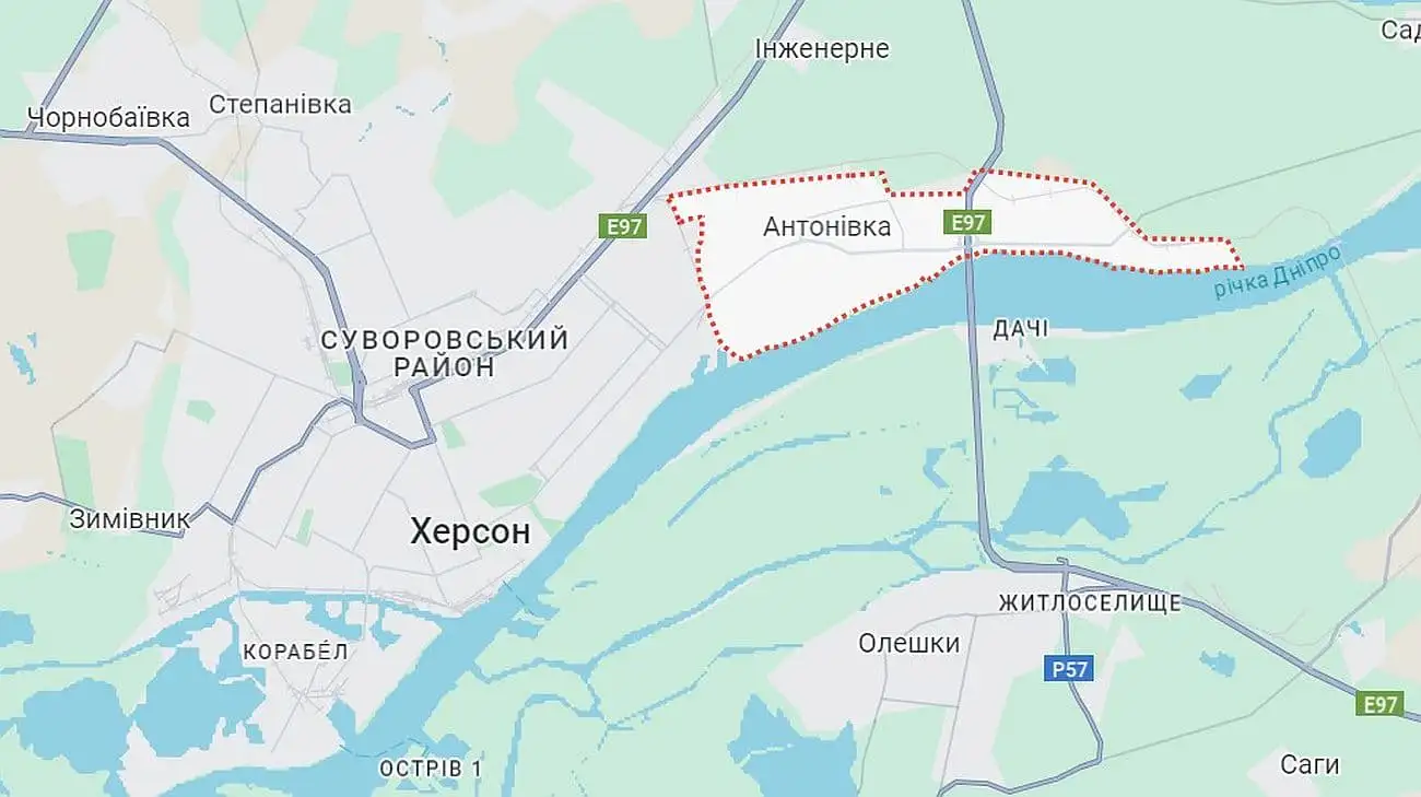 Russians attack Antonivka near Kherson: one person killed, one injured