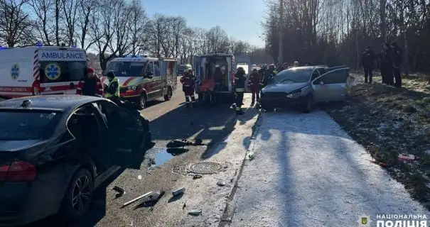 В Ровно в ДТП пострадали 5 человек: у женщины сломаны обе ноги