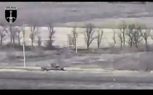 Soldiers of 33rd SMB destroying dugout with help of Leopard, where occupiers were hiding. VIDEO