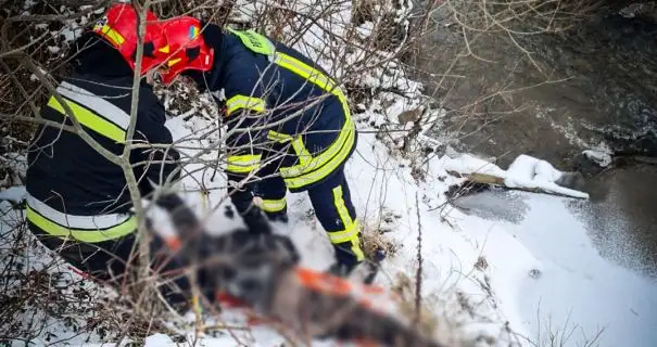 Во Львовской области из реки вытащили тело женщины