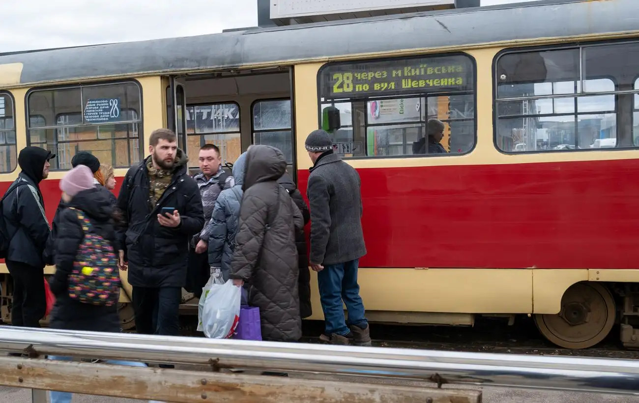 В Харькове перекрасят весь муниципальный транспорт: зачем это нужно