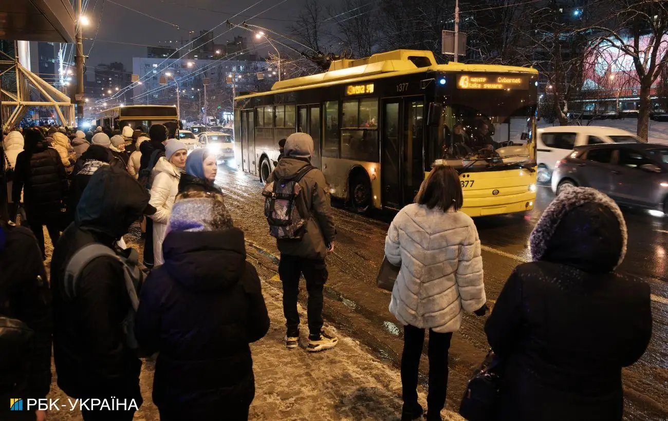 У Києві хочуть змінити режим роботи громадського транспорту під час повітряної тривоги