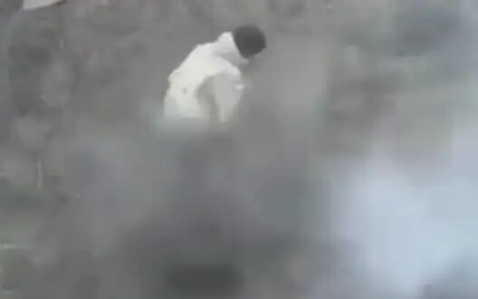 Occupier steps on anti-personnel mine on battlefield. VIDEO