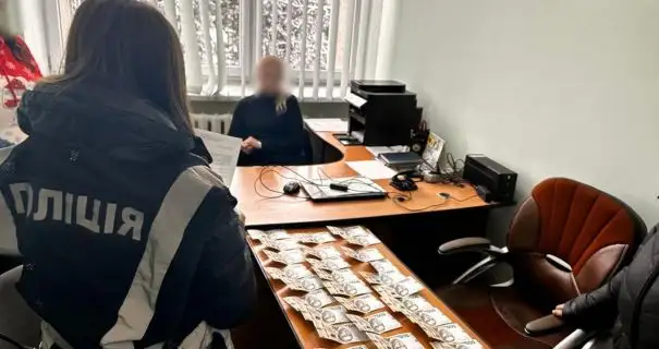 Організували систему "відкатів": на Львівщині затримали посадовців міськради