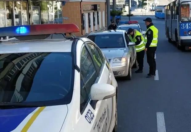 Поліція доставить до ТЦК: чоловікам пояснили, коли це відбувається та як діяти