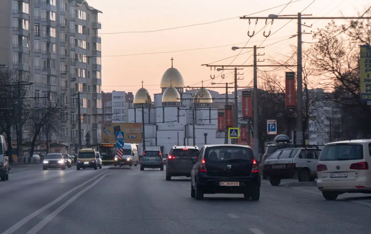 Водіям нагадали, що загрожує за порушення головного правила на дорозі