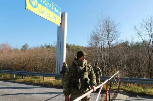 Военных-контрактников будут выпускать за границу, но есть условие: кто получит пропуск