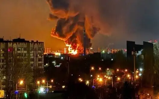 Ukrainian drone attack on Engels oil depot: another tank catches fire, state of emergency declared