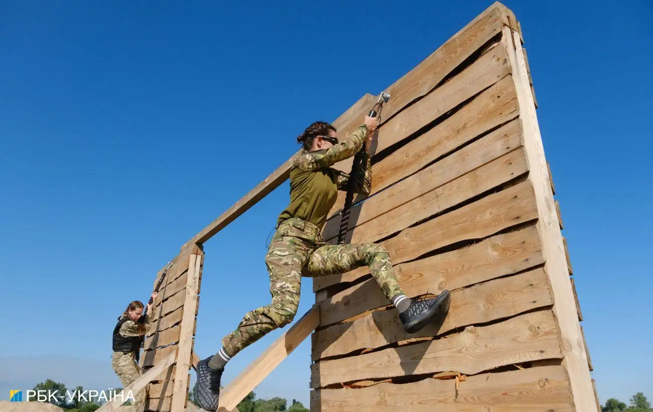 Вперше без ТЦК і жінкам за бажанням. Як зміняться правила військового обліку в Україні