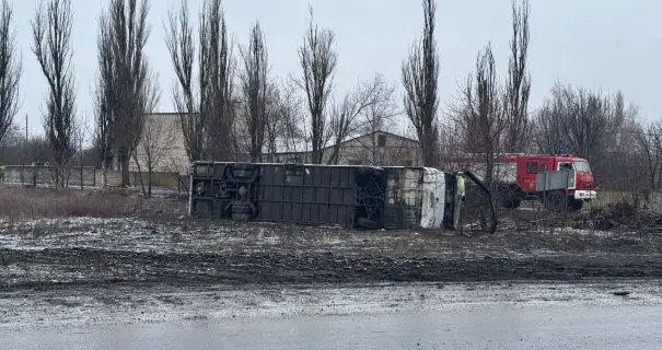 В окупованому Іловайську перевернувся автобус: є загиблі, багато постраждалих