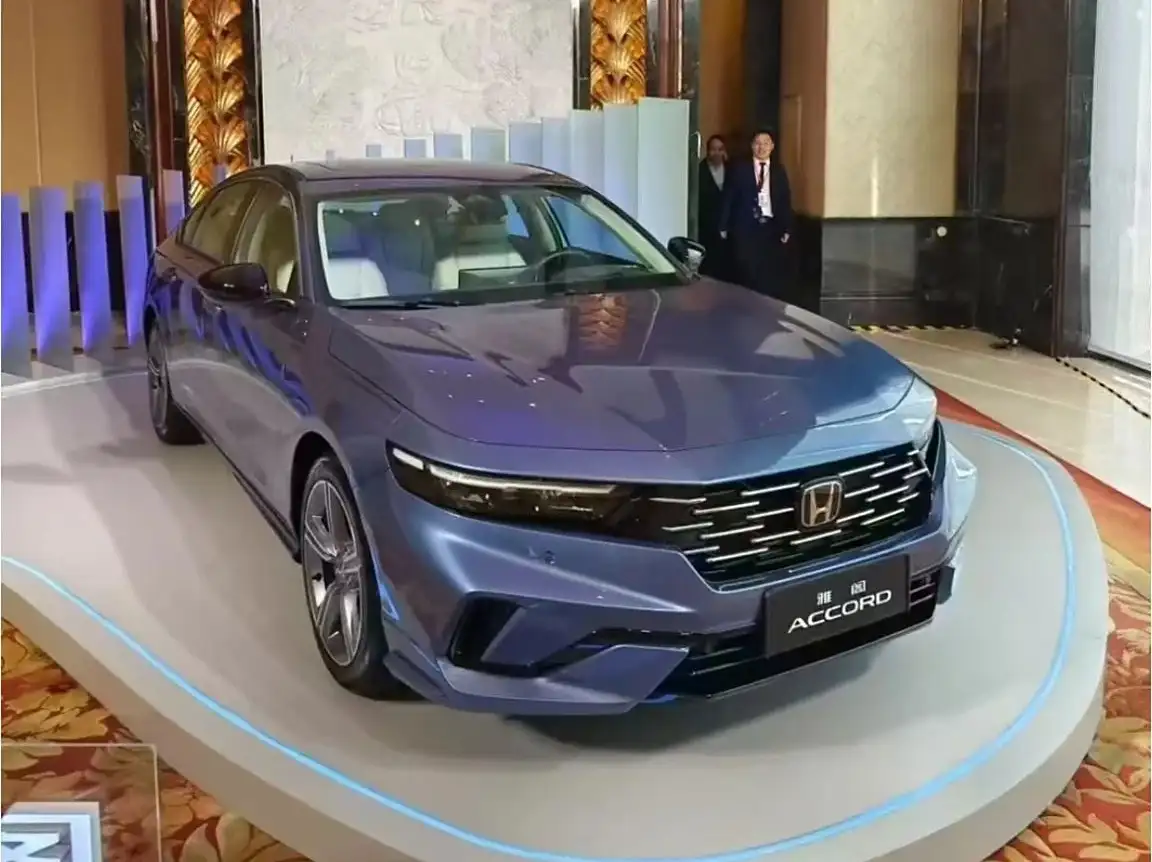 Новая Honda Accord 2025 засветилась за полгода до премьеры (фото)