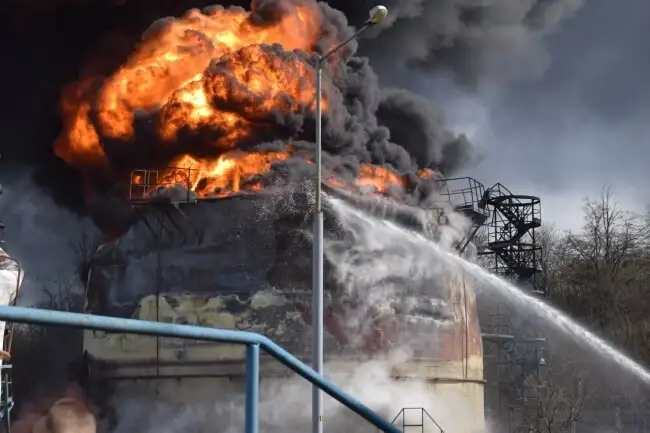 Ukrainian Defense Forces Strike Chemical Plant in Bryansk Region of Russia