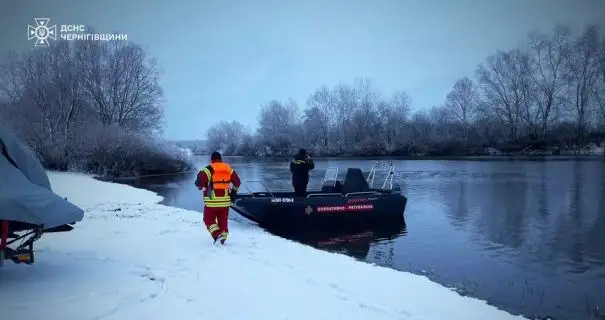 На Чернігівщині вже тиждень шукають 7-річного хлопчика, який провалився під лід