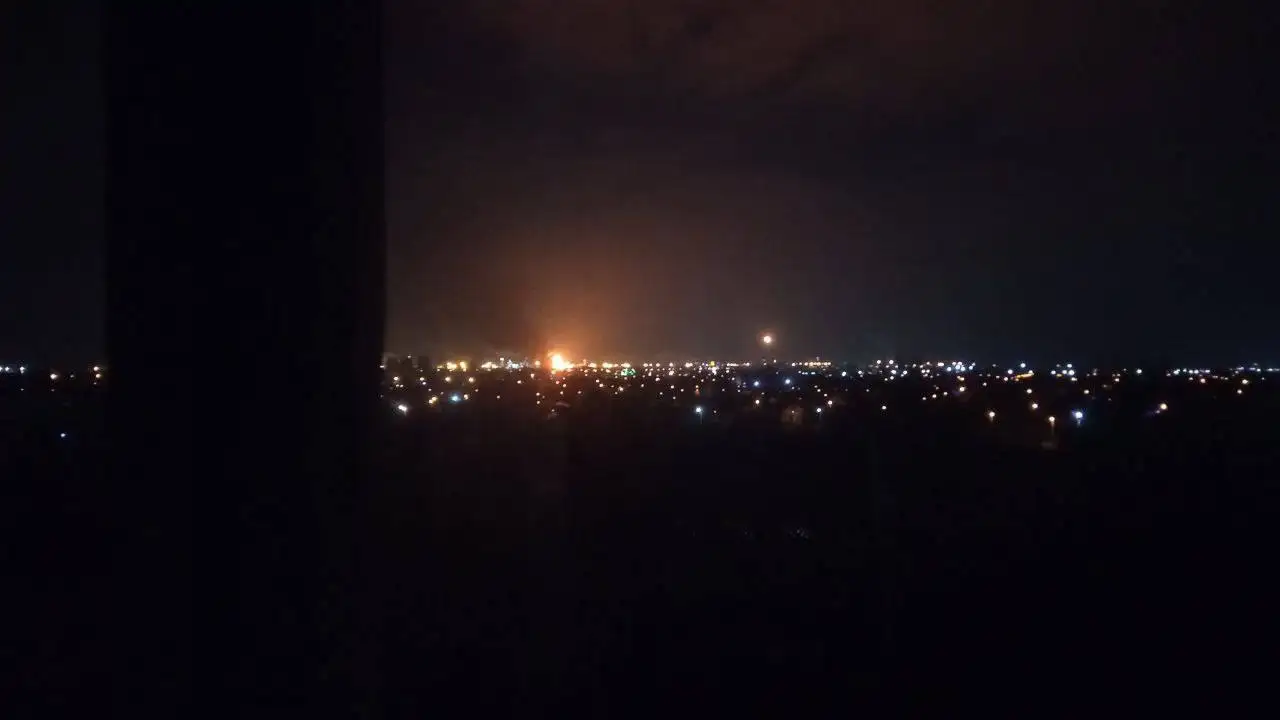 A large-scale fire broke out at an oil refinery in Volgograd, Russia — video