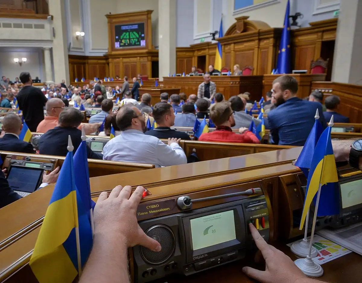 Военное положение и мобилизацию в Украине продлили до мая: названы новые сроки