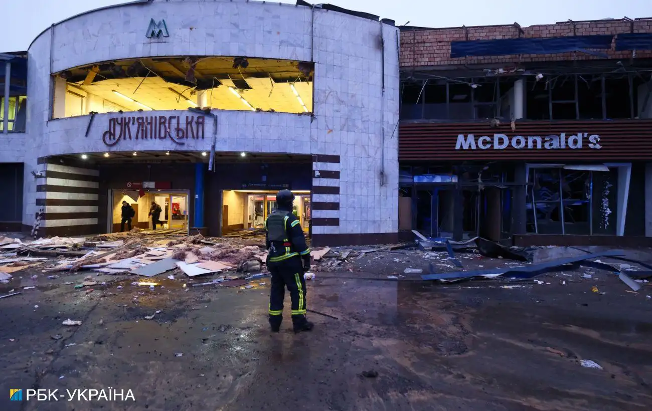 Как выглядит Лукьяновка в Киеве после атаки России: фоторепортаж