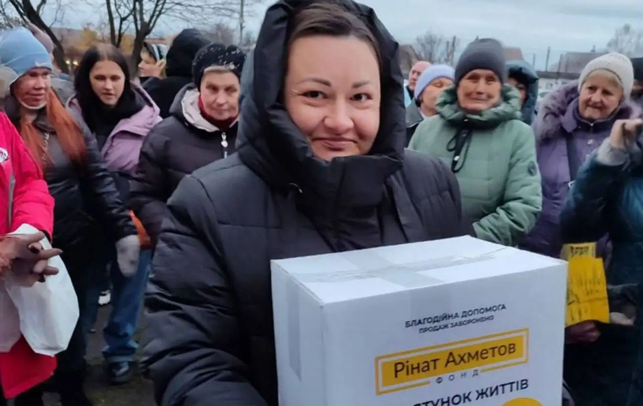 В Днепре переселенцы из Волновахского района получают помощь от Фонда Ахметова