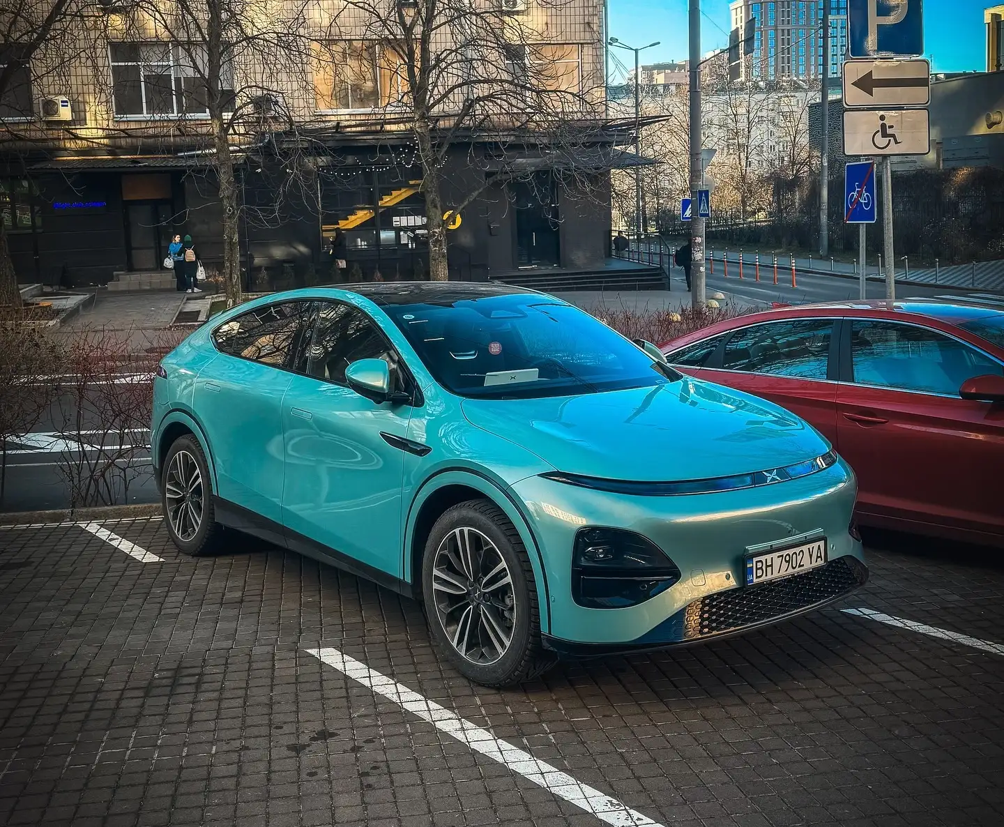 В Киеве заметили нового конкурента Tesla Model Y с запасом хода более 750 км (фото)