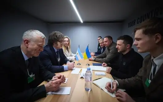 Zelenskyy meets with Argentine President Milei, thanks him for supporting Ukraine