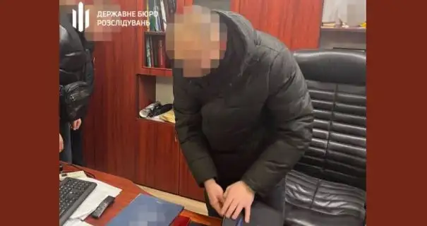 На Волині затримали поліцейського, який вимагав у підприємця 50 тис. грн "відкату"