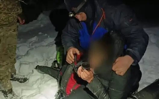 Hypothermia and dehydration: Border guards rescued man who was trying to get to Romania through mountains, he is in intensive care - SBGS. VIDEO+PHOTOS