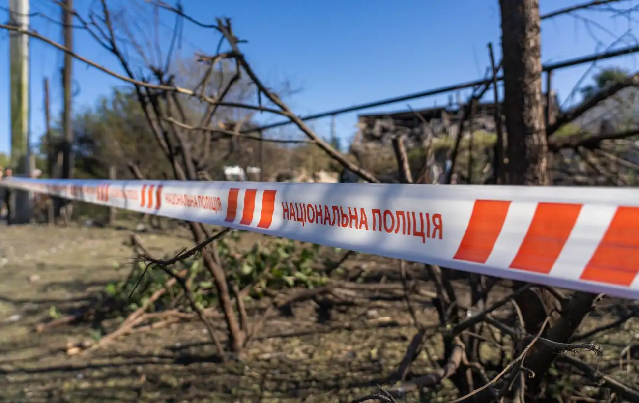 Росіяни атакували дронами Суми: пошкоджені будинки та заклад освіти