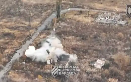 Building with occupants blown up after kamikaze drone attack by fighters of 3rd SAB. VIDEO