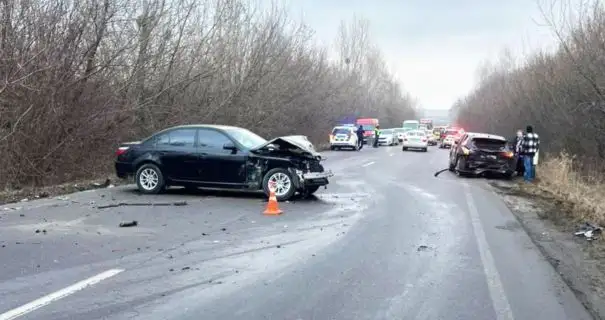 ДТП с пятью авто: в аварии на Ровенщине пострадала беременная женщина