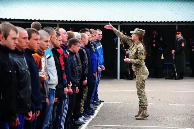 Вместо каникул – на войну? Министр образования поставил точку в вопросе мобилизации студентов