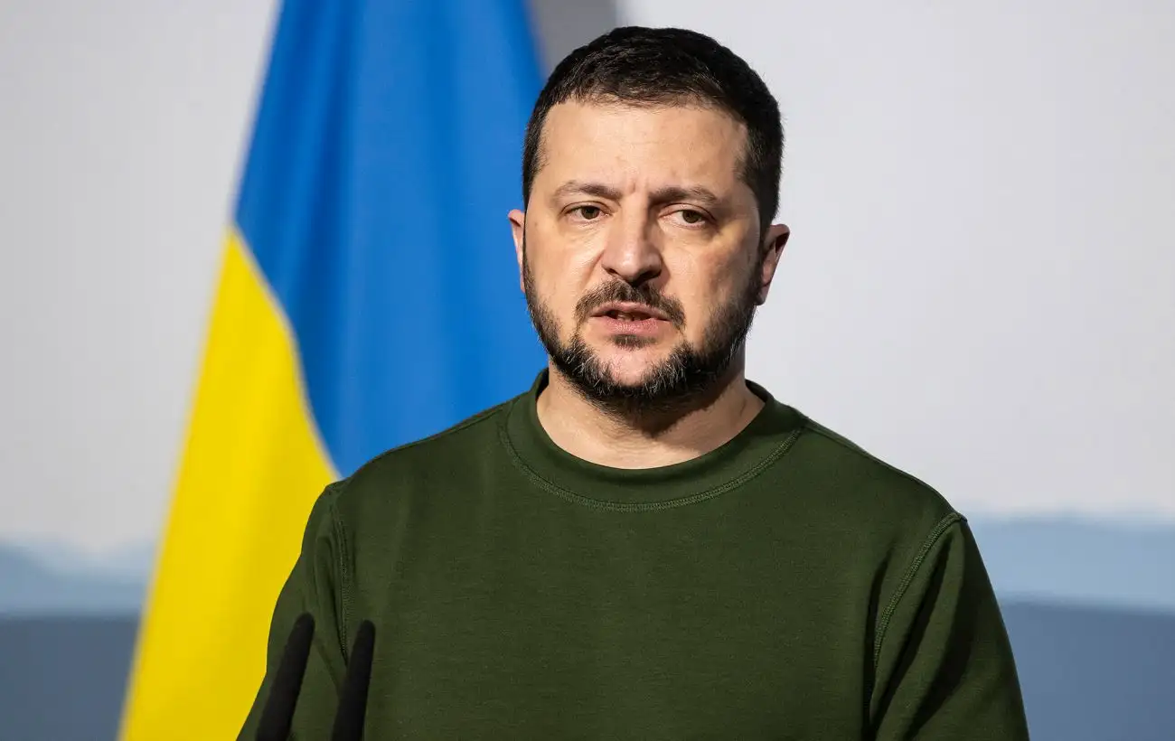 "Потрібно більше підтримки". Зеленський відреагував на комбінований обстріл України