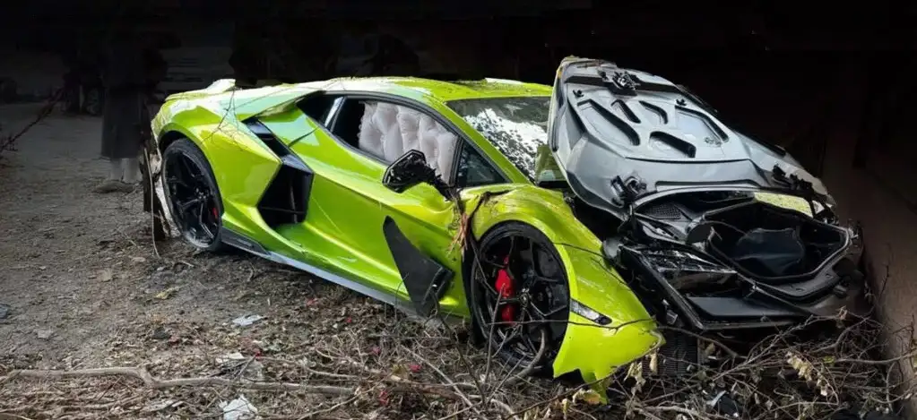 Работник автосалона разбил новейший суперкар Lamborghini за $600 000 (фото)