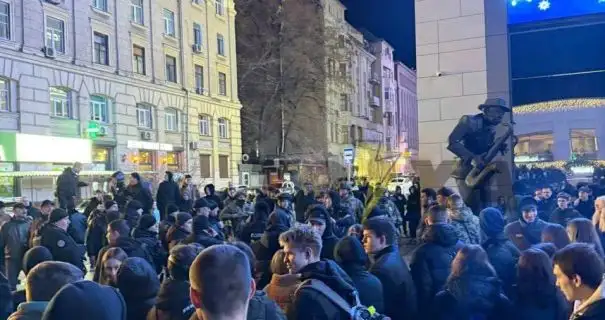 В ТРЦ в центре Харькова подростки устроили массовую драку: полиция проводит проверку